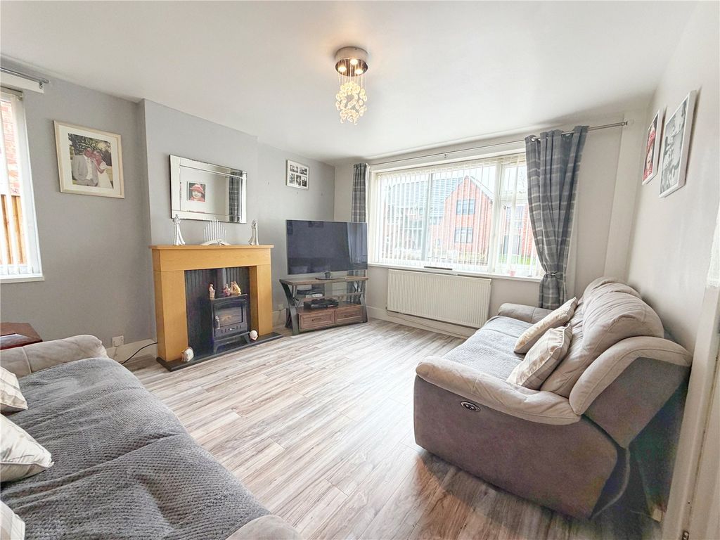 Property photo 3 of 19 Picture No. 25