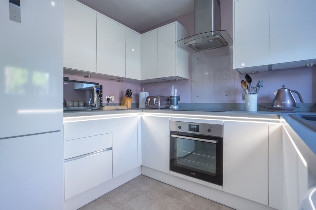 Property photo 3 of 9 Picture 3