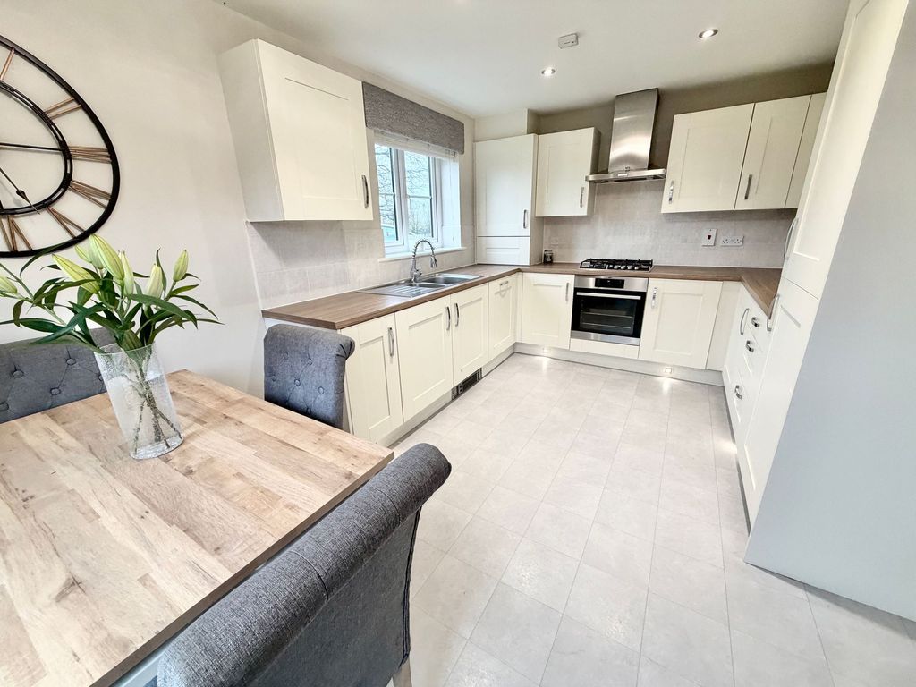 Property photo 3 of 18 Kitchen Diner