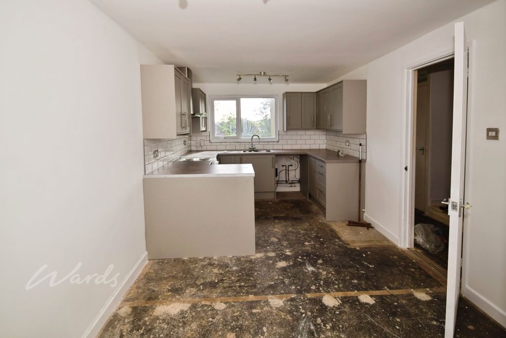 Property photo 3 of 9 Ryde Kitchen
