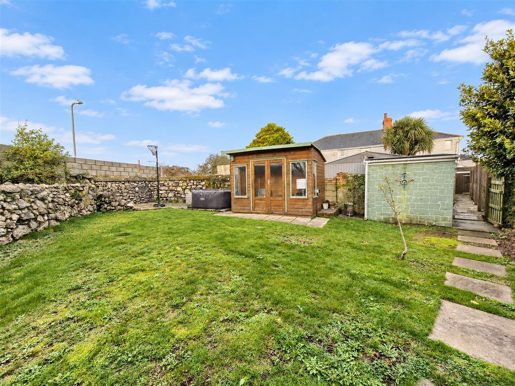 Property photo 2 of 20 Ae2Bd7Dd-587d-435F-81ee-85B77Bb83Bc1.Png
