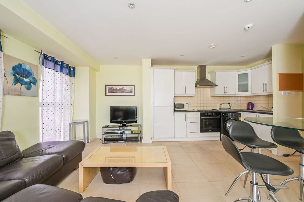 Property photo 2 of 11