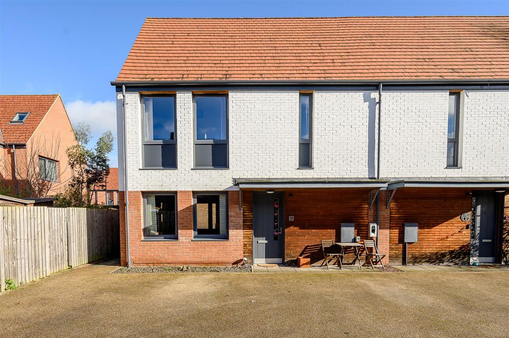 Property photo 1 of 10 External