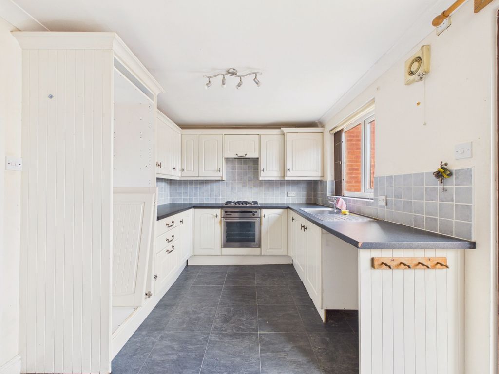 Property photo 3 of 8 4996466