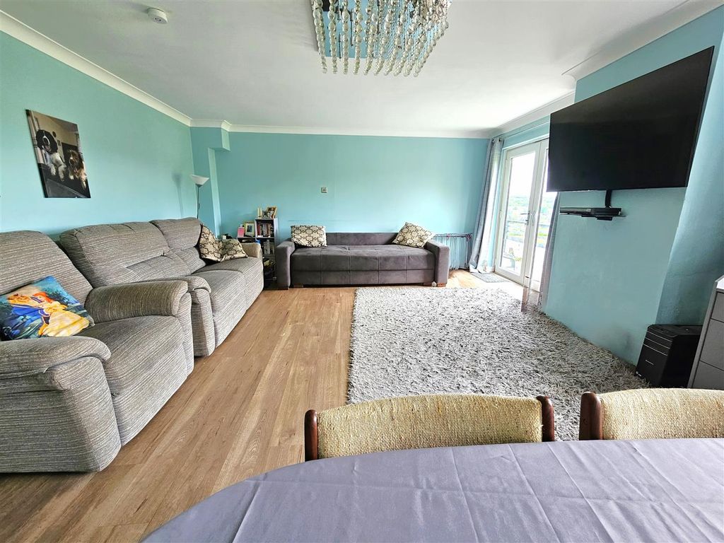 Property photo 3 of 16 Dining Room.Jpg