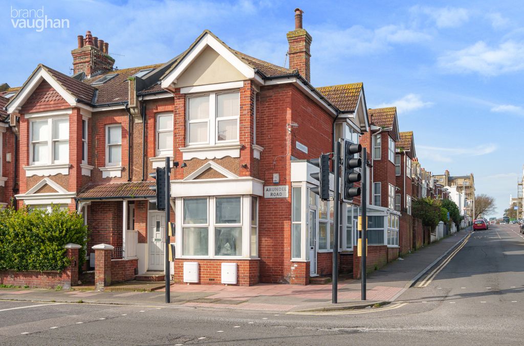 Property photo 1 of 7 External