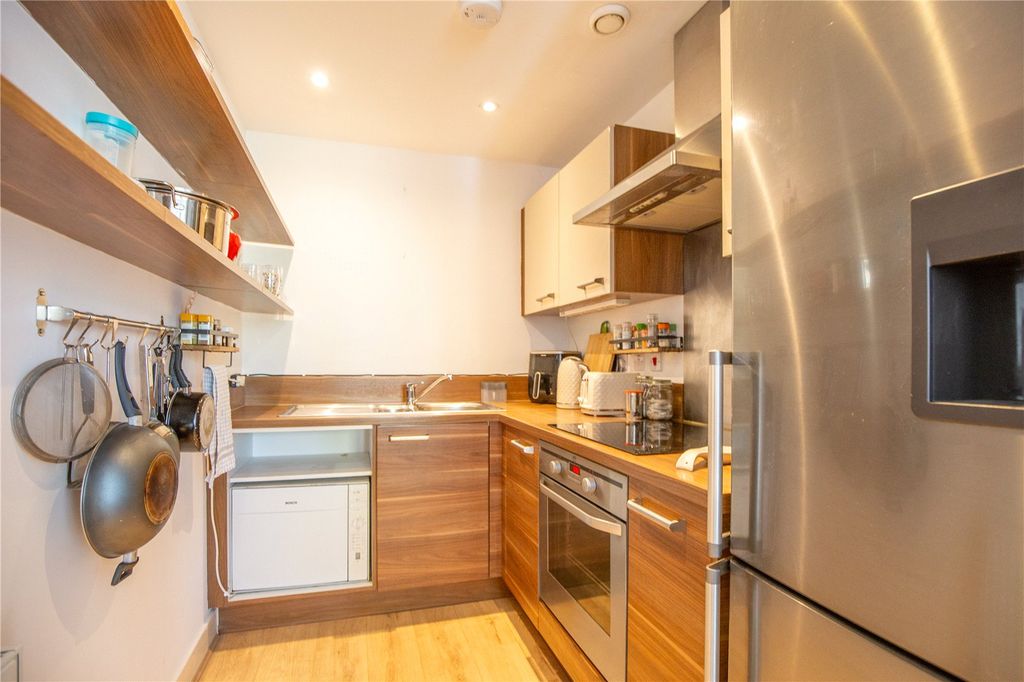 Property photo 3 of 17 Picture No. 11