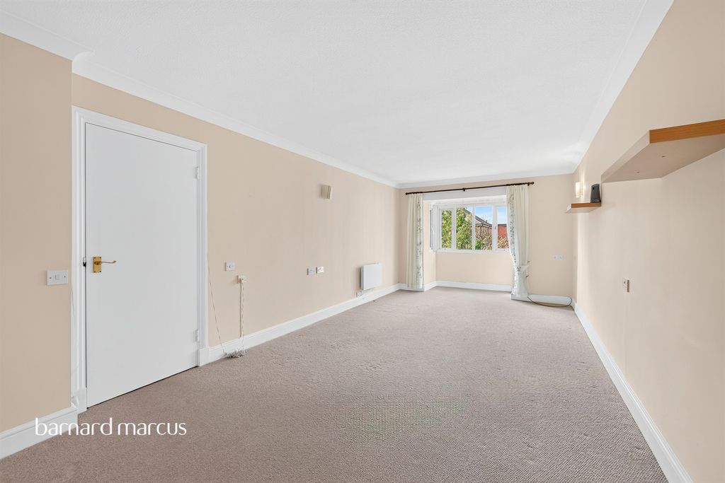 Property photo 3 of 12