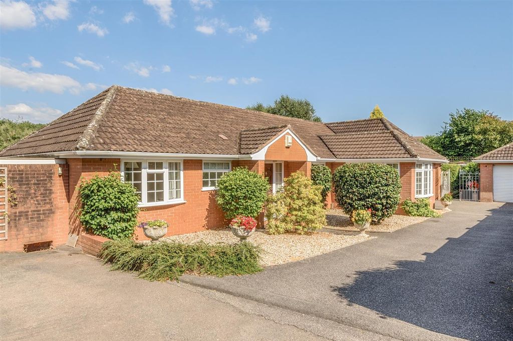 Property photo 2 of 27 1325737-10-68714Ddb747A9.Jpg