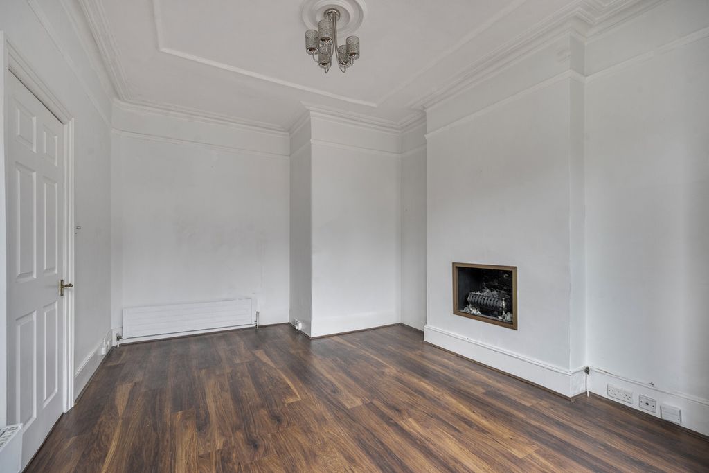 Property photo 3 of 22 1357005-20-68Cbb0...
