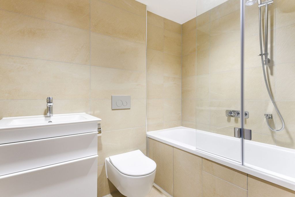 Additional image 5 of 2 bed flat for saleCarlyon Bay, St Austell PL25