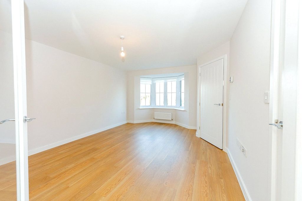 Property photo 3 of 15 Picture No. 01