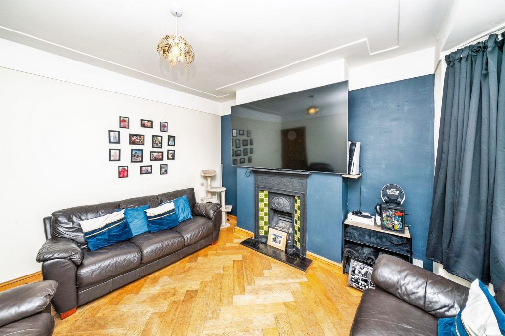Property photo 2 of 25