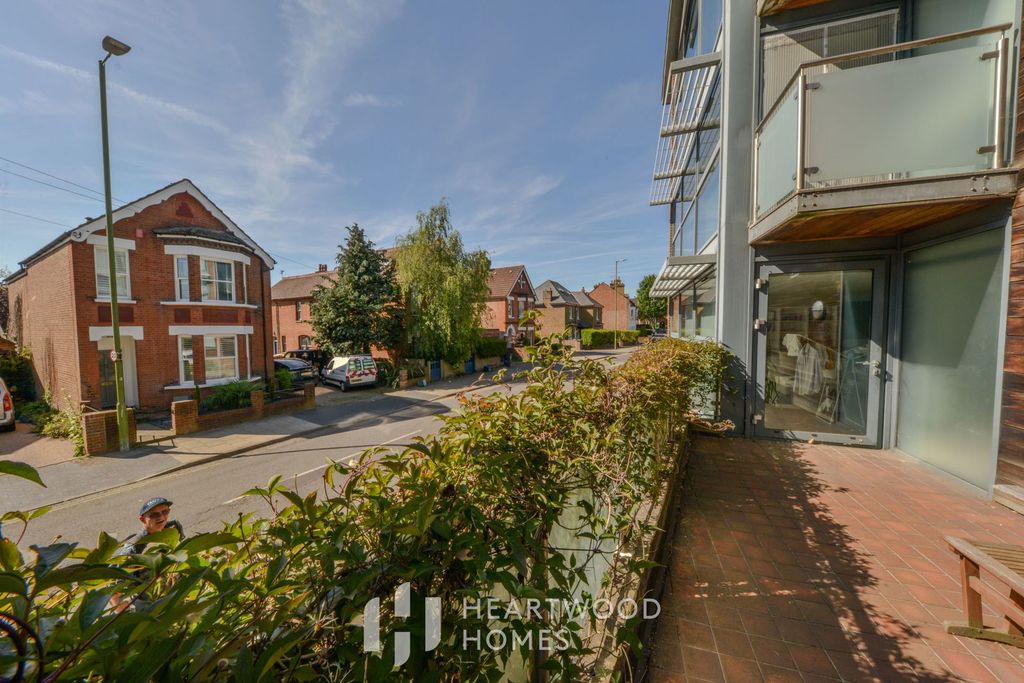 Property photo 2 of 21