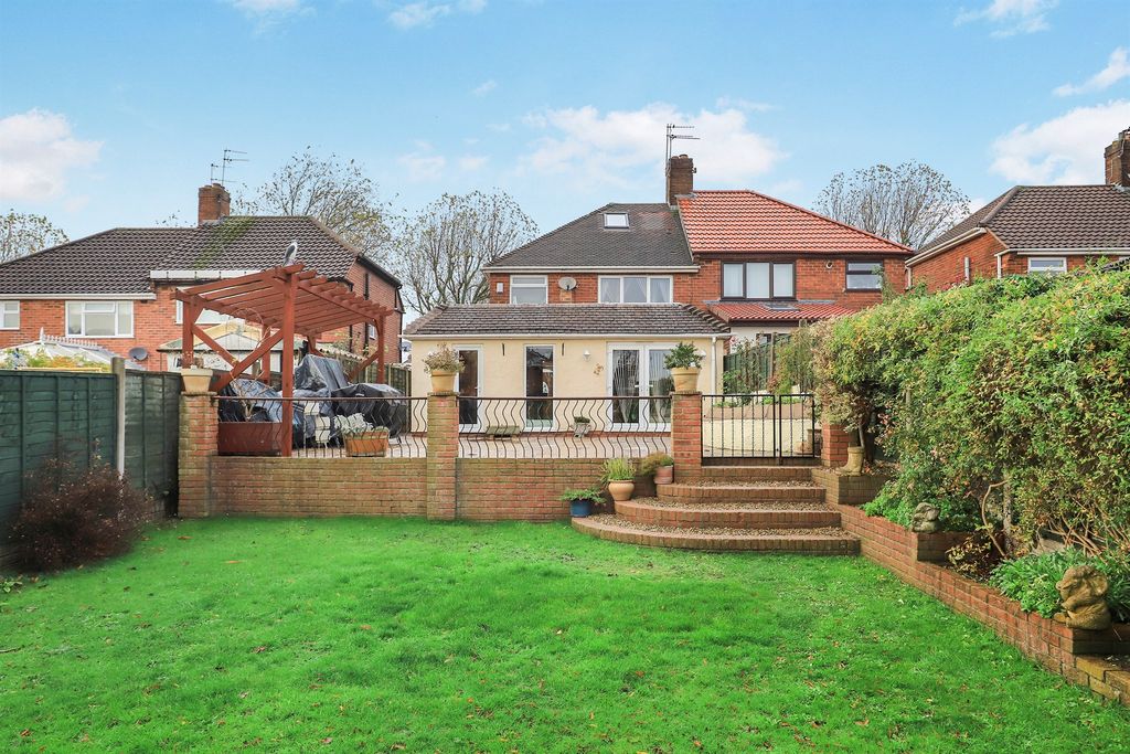 Property photo 2 of 17