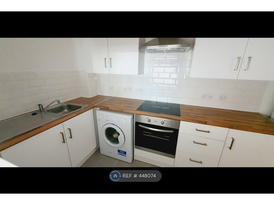 Property photo 3 of 29 Kitchen