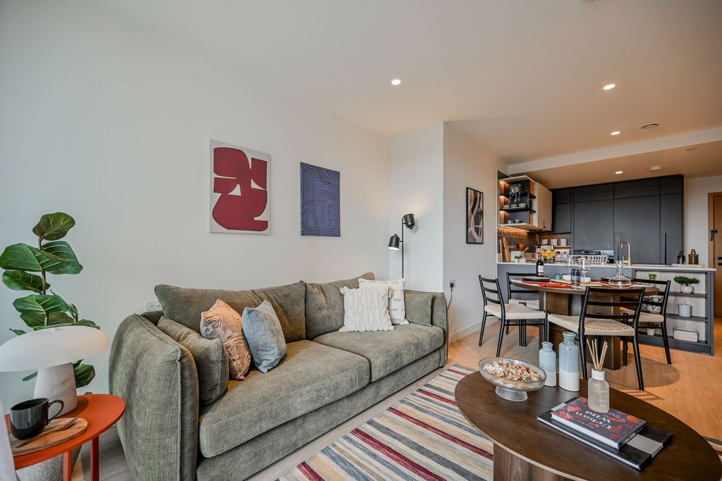 Property photo 1 of 60