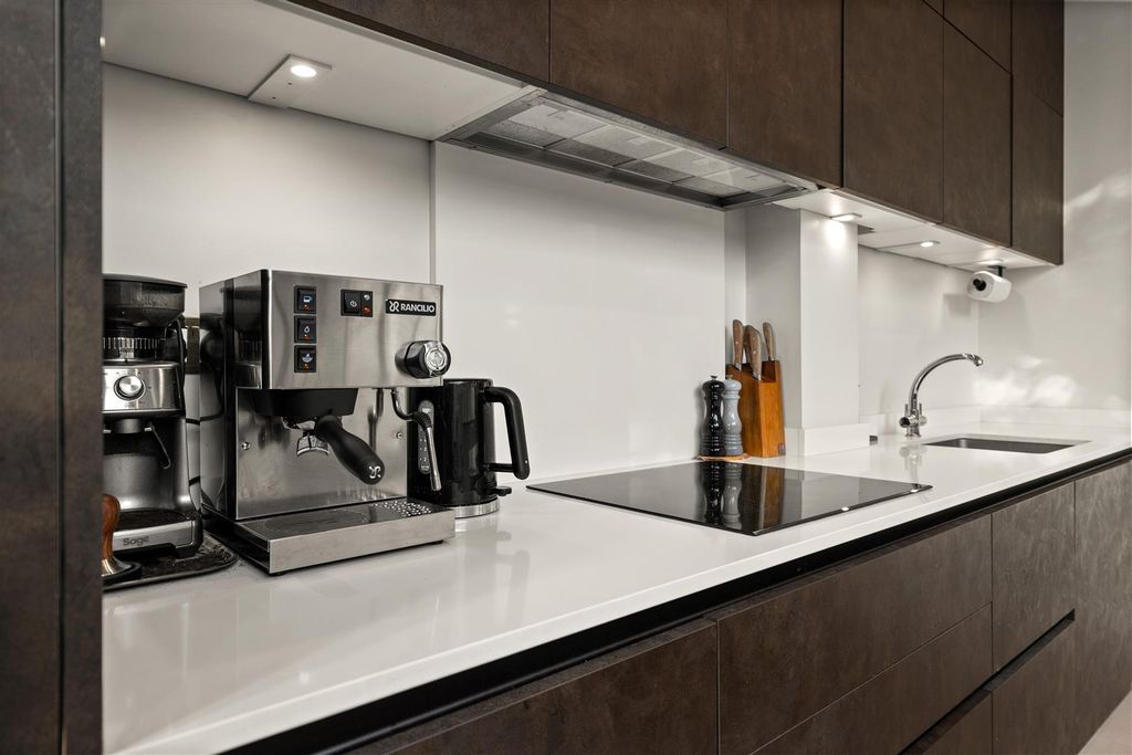 Property photo 3 of 26 P2218639.Jpg