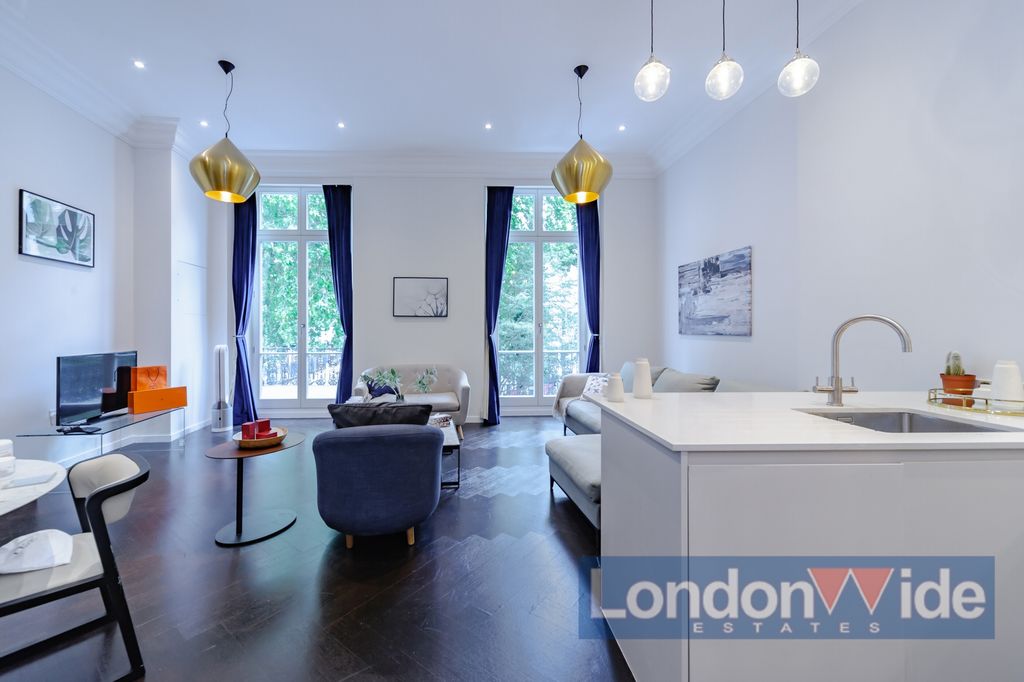 Property photo 3 of 10 Photo 11