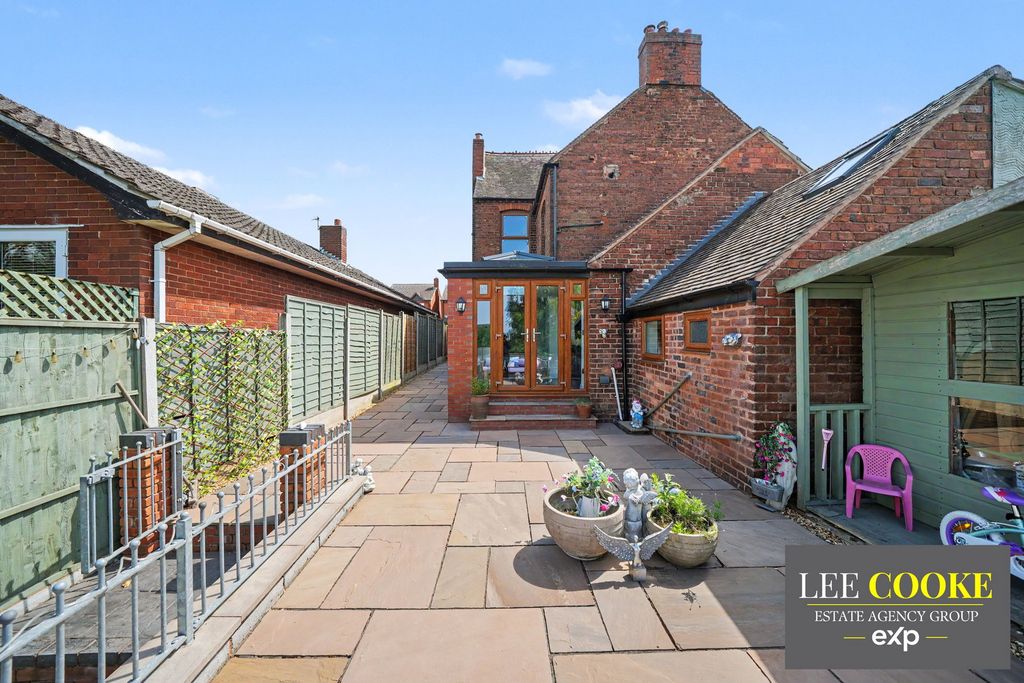 Property photo 1 of 52