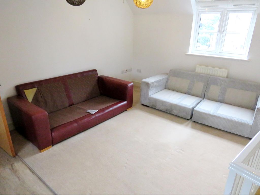 Property photo 3 of 6 Living Room