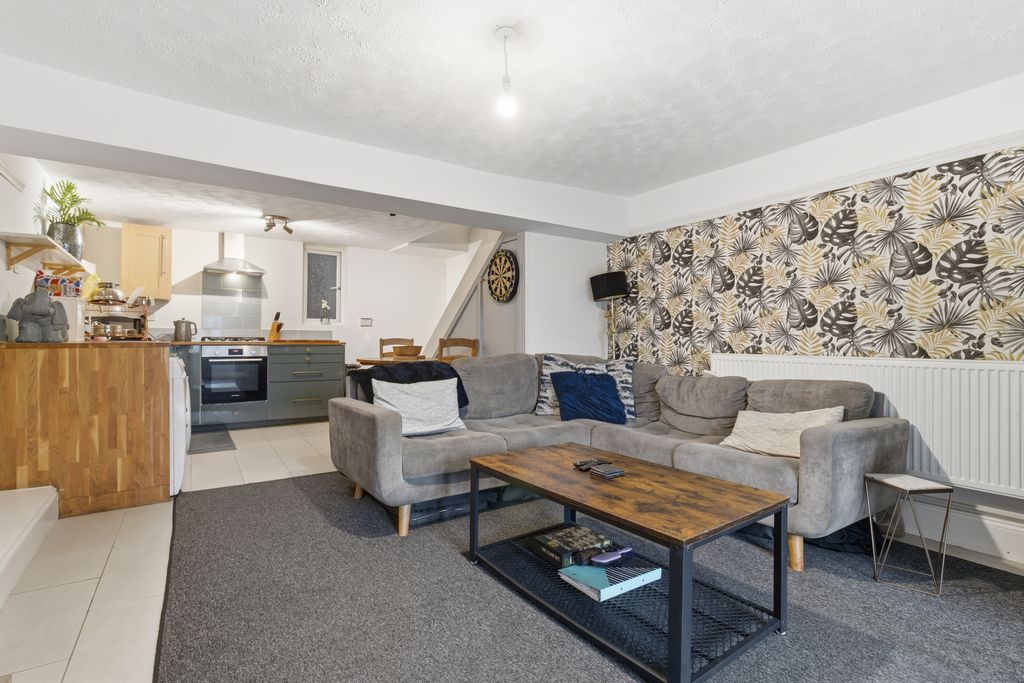 Property photo 3 of 24