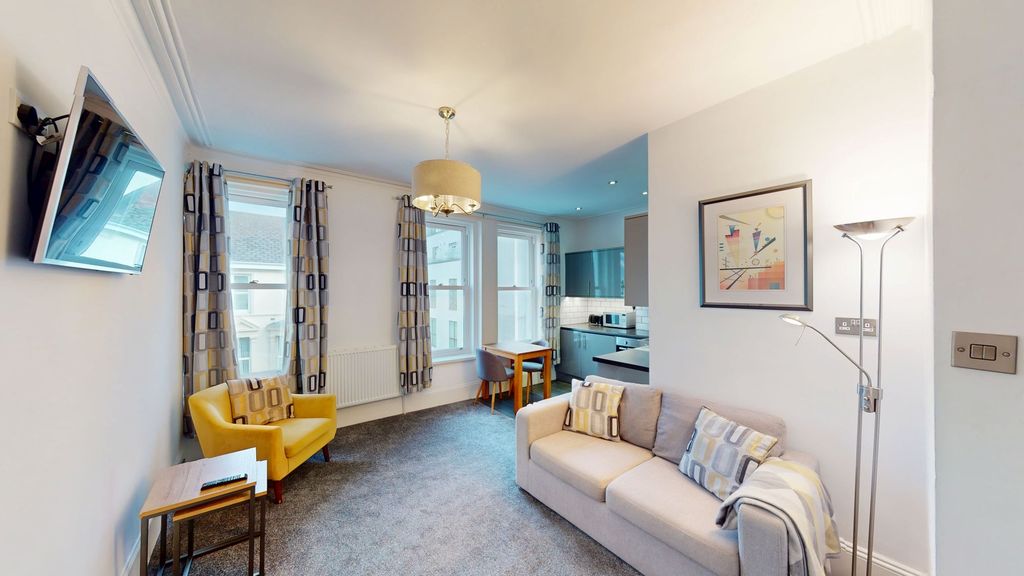 Property photo 3 of 7