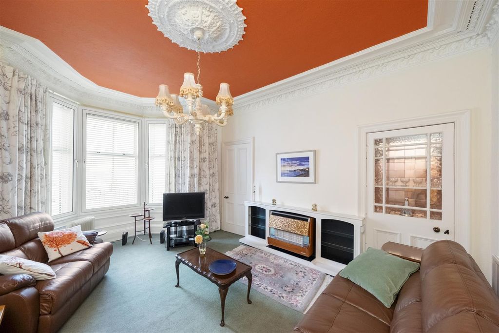 Property photo 2 of 25