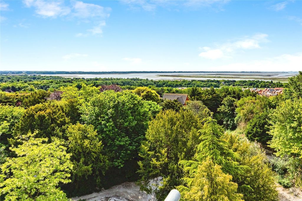 Property photo 2 of 22 Picture No. 06