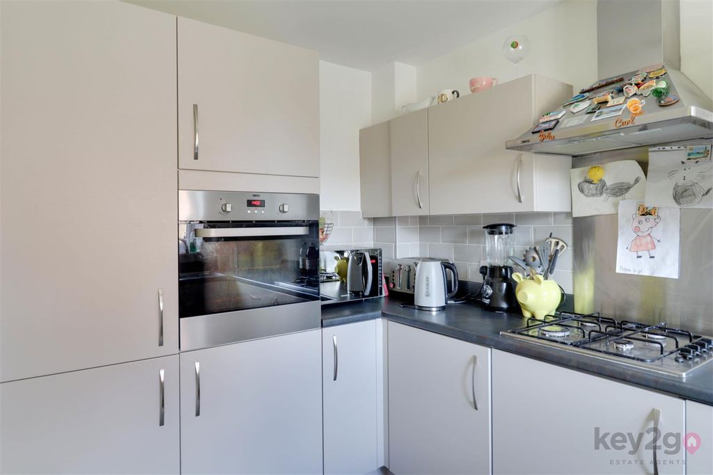Property photo 3 of 22 Kitchen