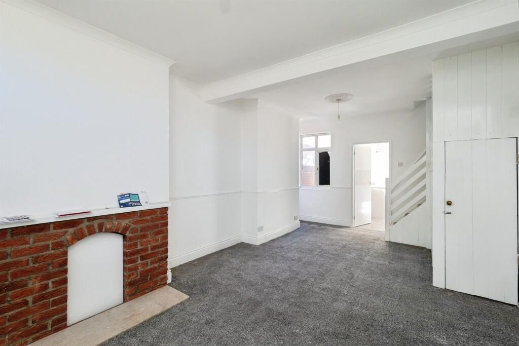 Property photo 2 of 13 Photo 1