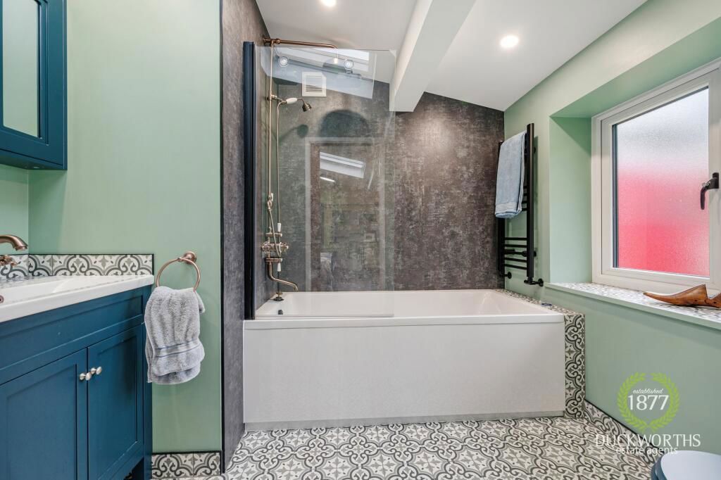 Property photo 3 of 48