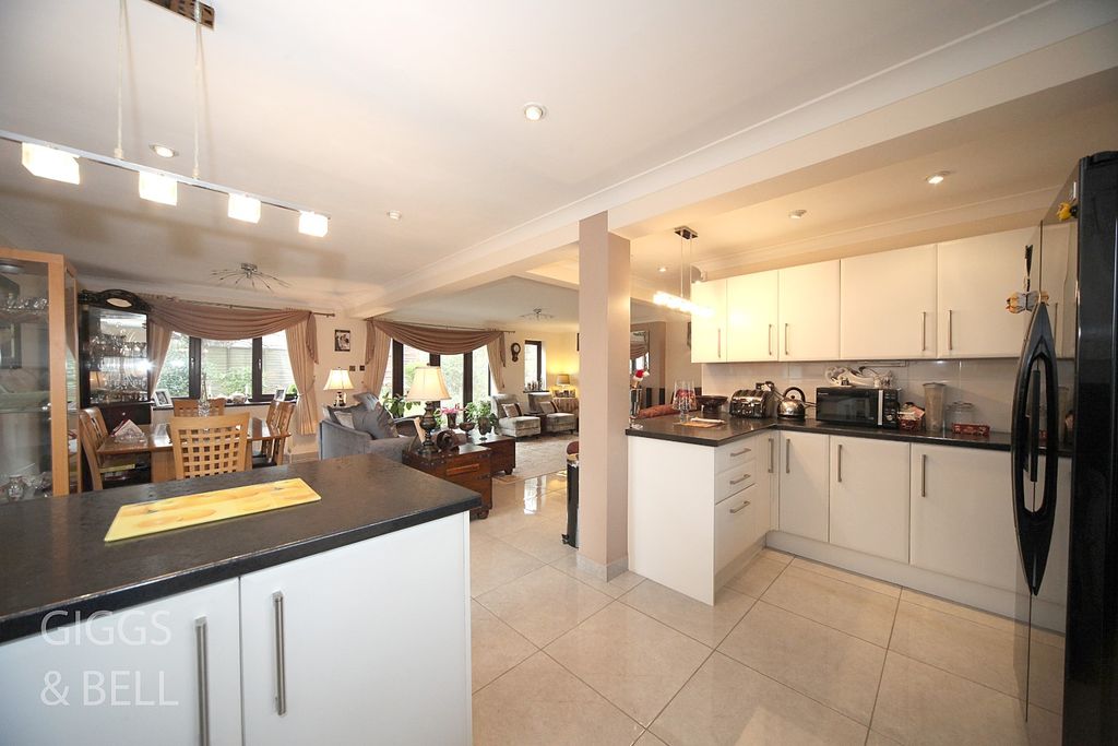 Property photo 2 of 26 1317352