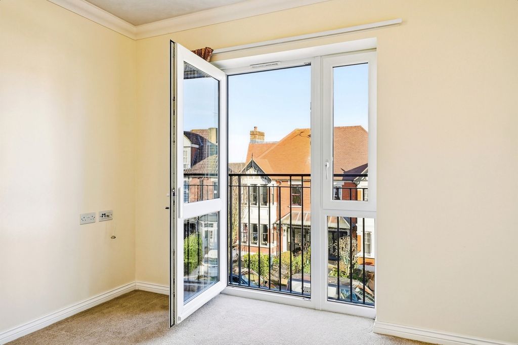 Property photo 3 of 19 Pbox-Img.Jpg