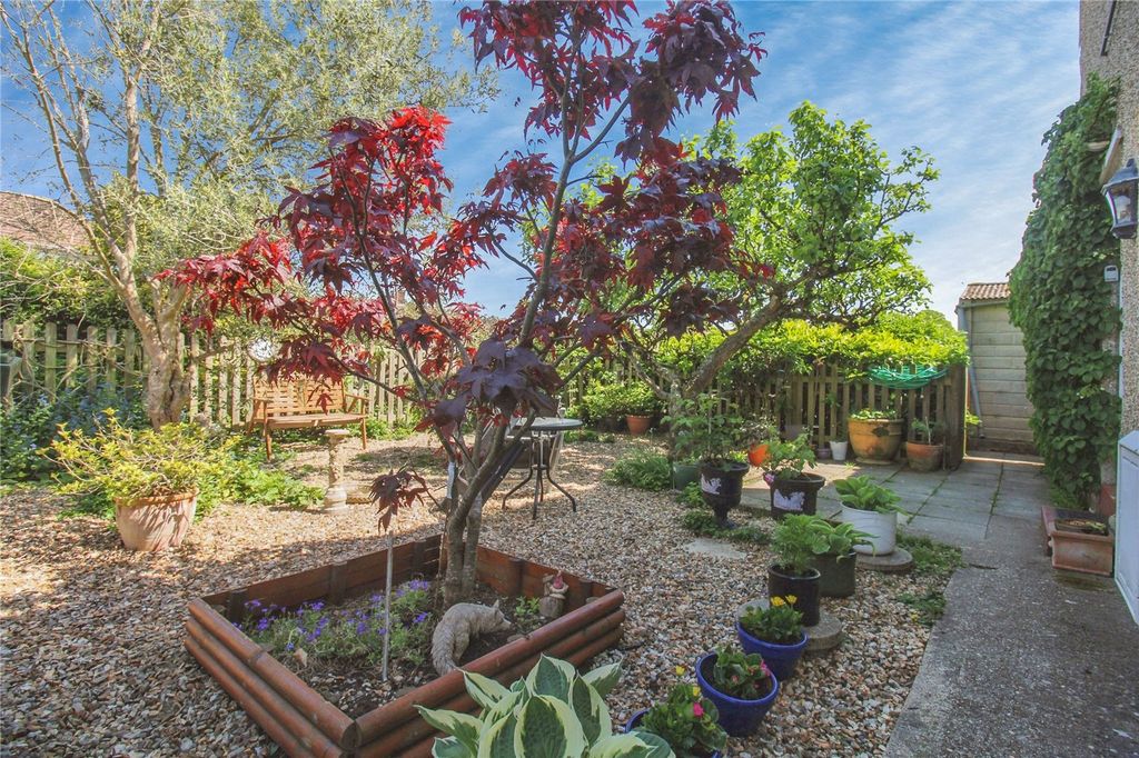 Property photo 2 of 13 Picture No. 15