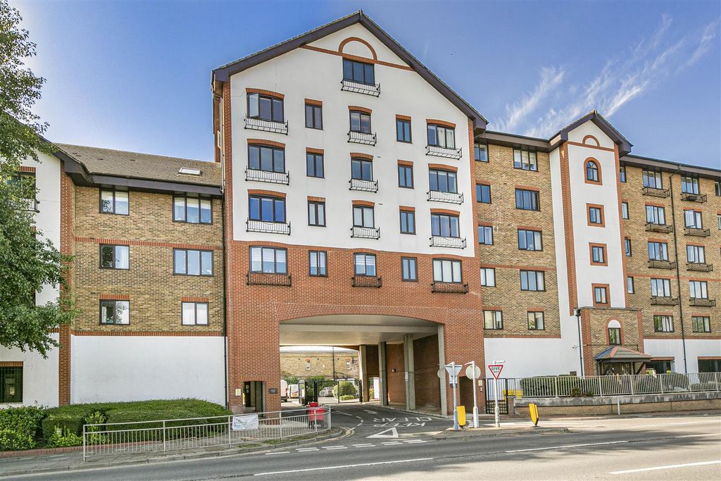 Property photo 1 of 14