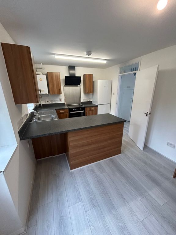 Property photo 1 of 5 Cover