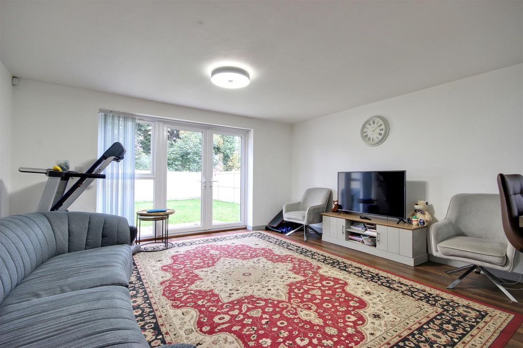 Property photo 3 of 16