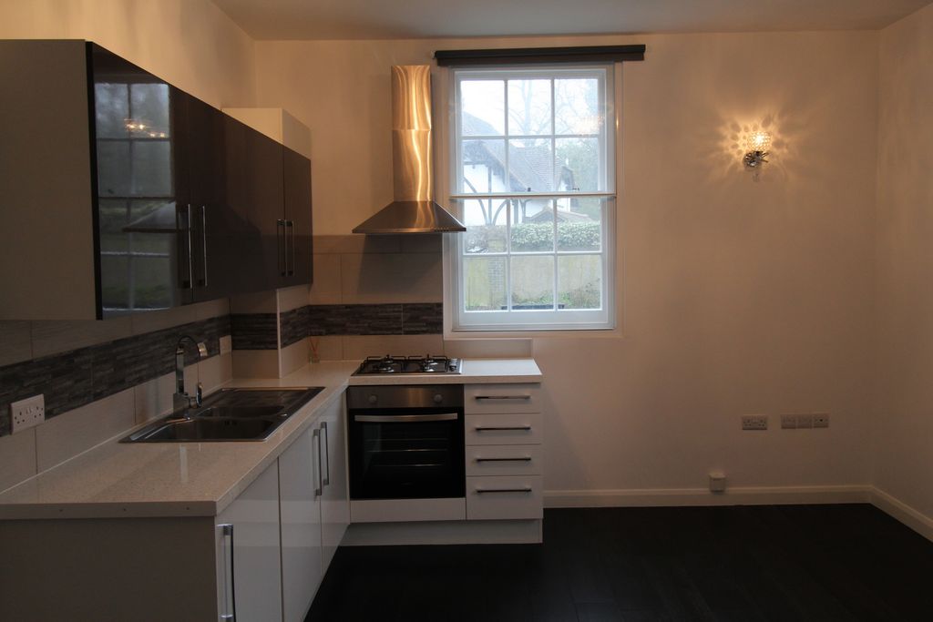 Property photo 2 of 11 Photo 1