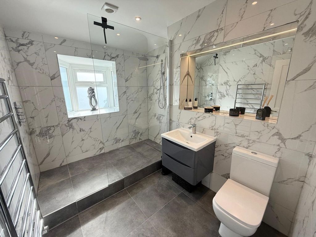 Additional image 14 of 5 bed detached house for saleOakleigh Gardens, Edgware HA8