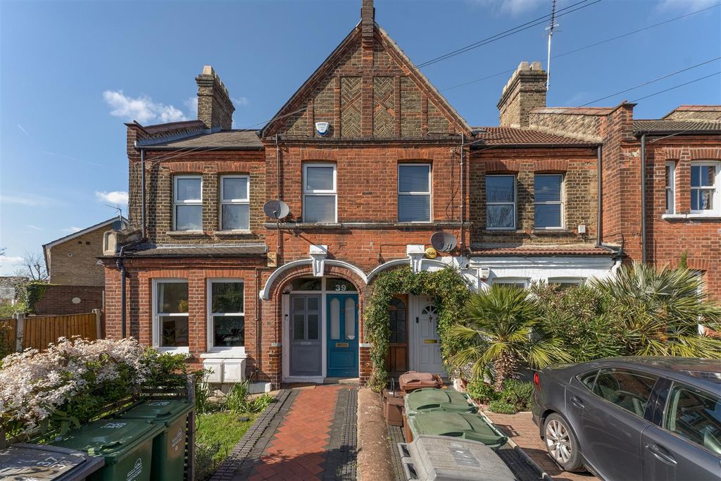 Property photo 1 of 42 Warner Road, E17