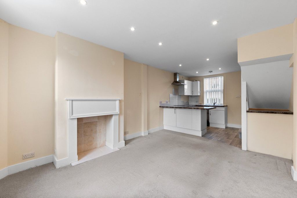 Property photo 3 of 19 Picture No. 16