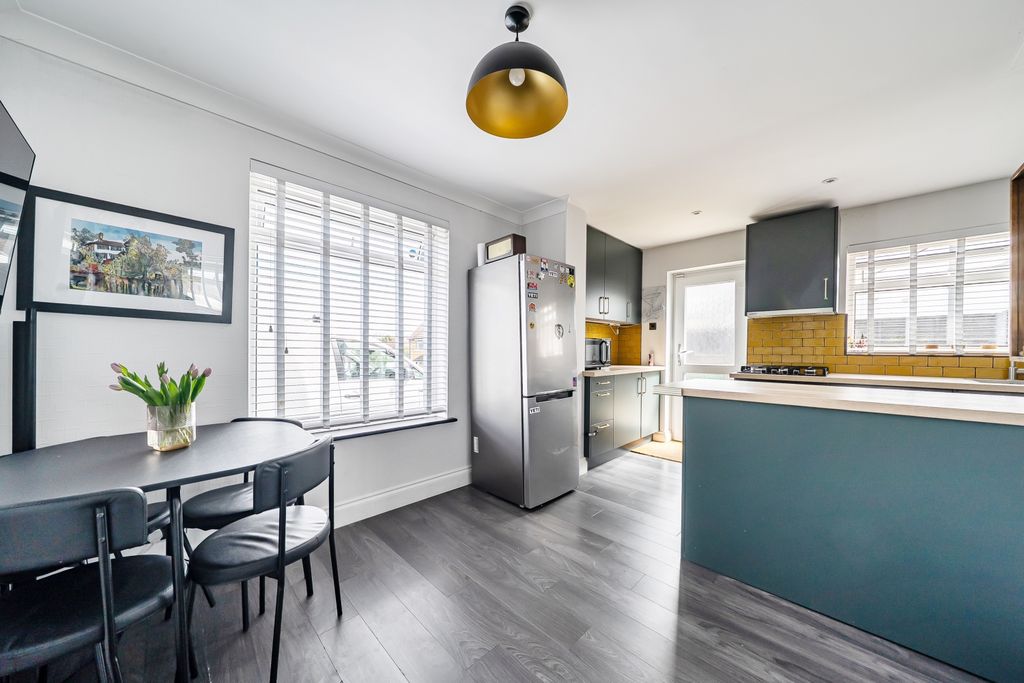 Property photo 2 of 15 1441741-15-69De79c2693cd