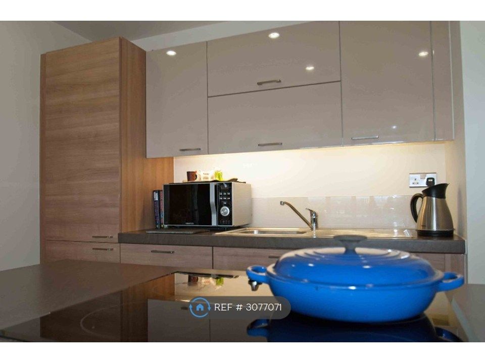 Property photo 3 of 9 Kitchen