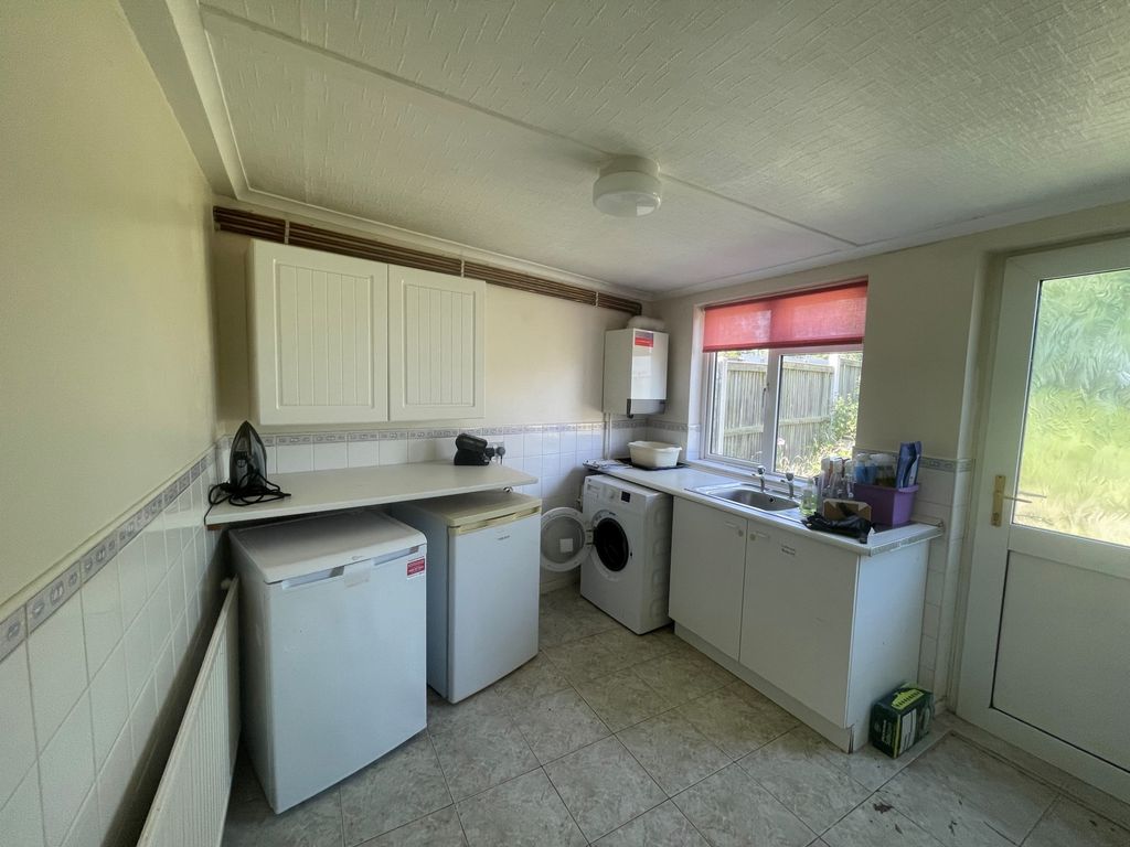 Property photo 3 of 8 Photo 7