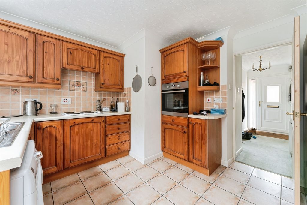 Property photo 3 of 12