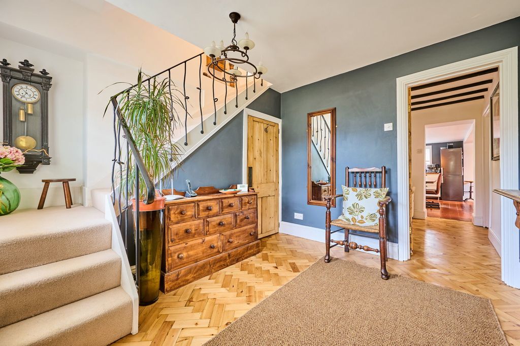 Property photo 3 of 31