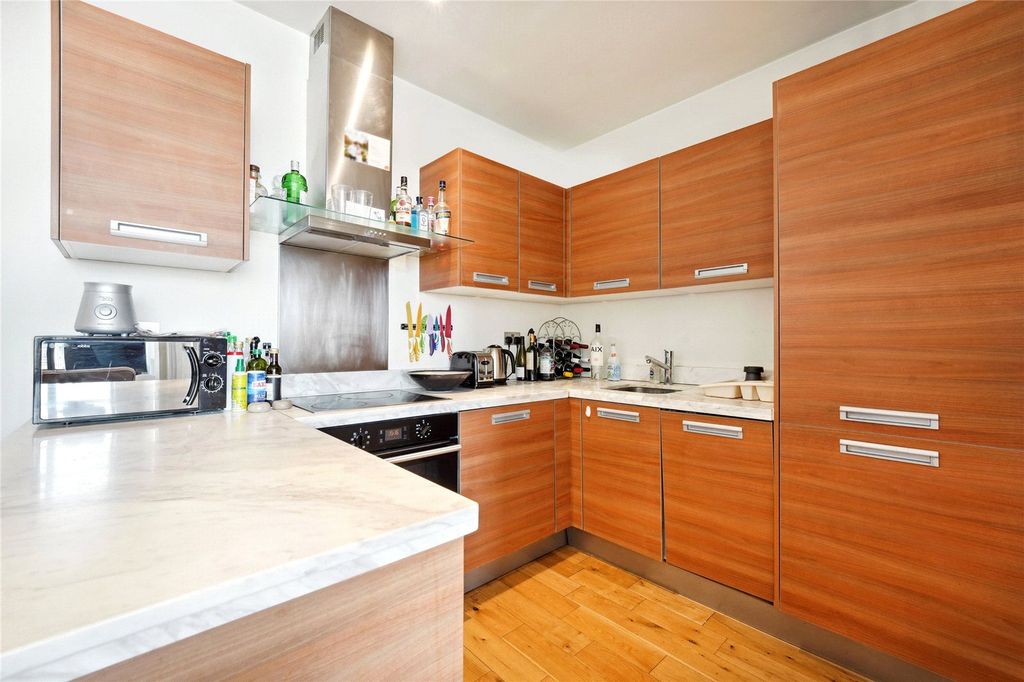 Property photo 3 of 6 Kitchen