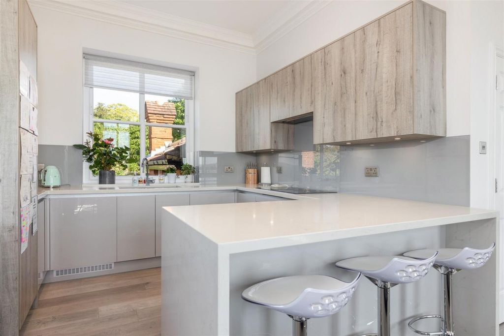 Property photo 3 of 9 Image