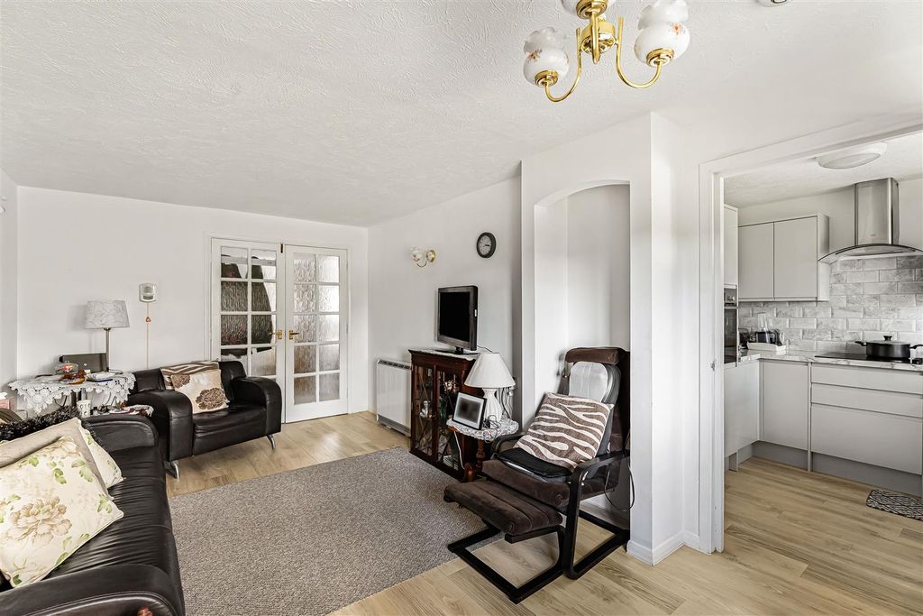 Property photo 3 of 14